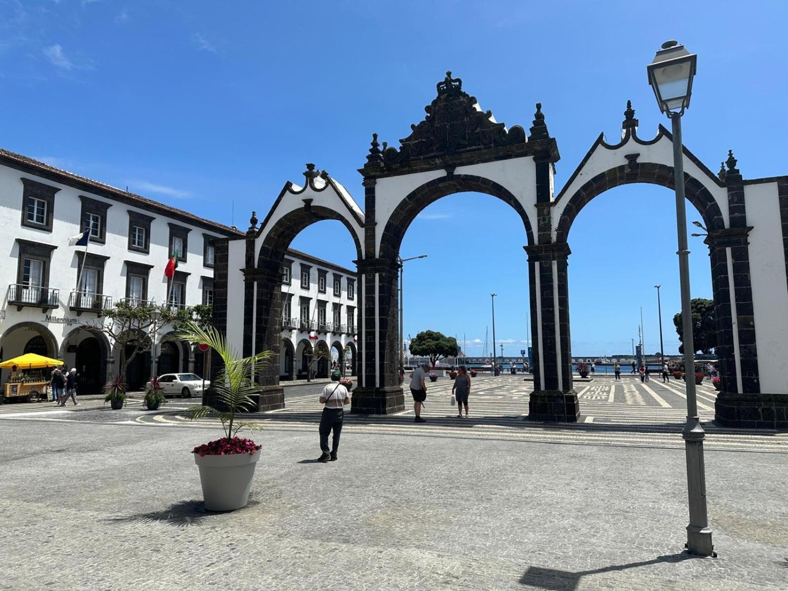 Azor International Apartment I Ponta Delgada Eksteriør billede